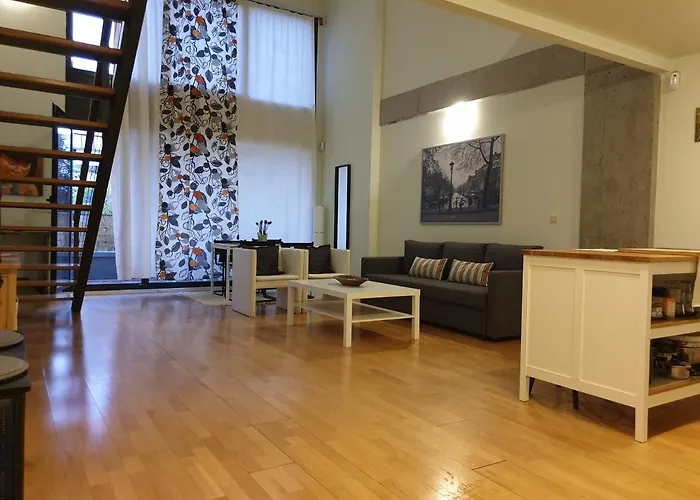 Cozy Loft In Tres Cantos, 20 Min To Madrid